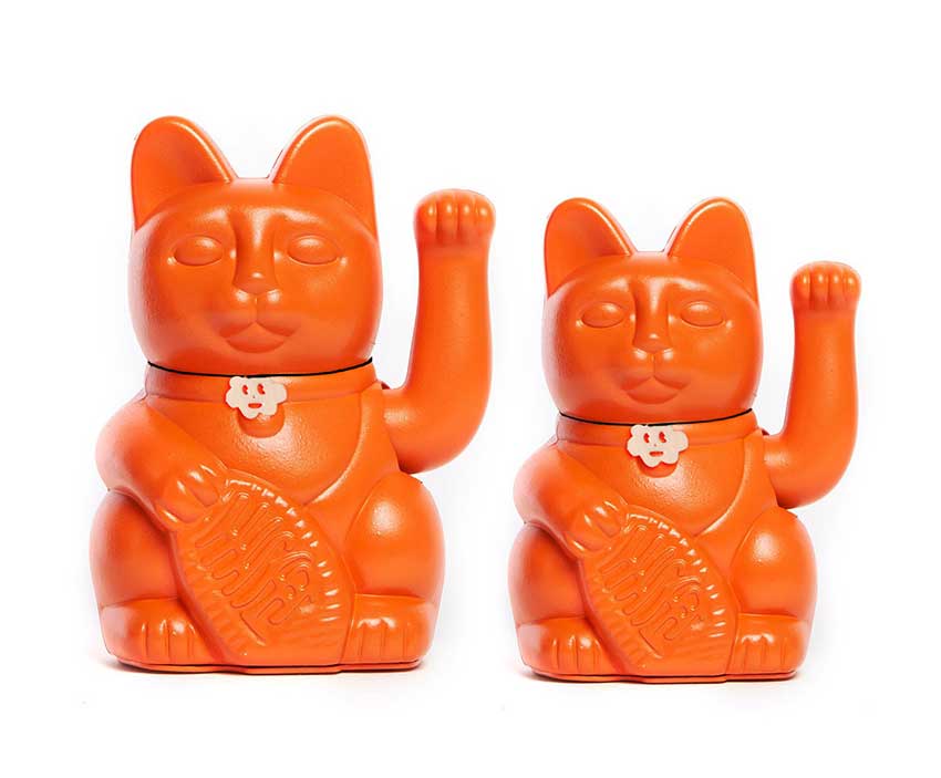 Lucky cat color naranja