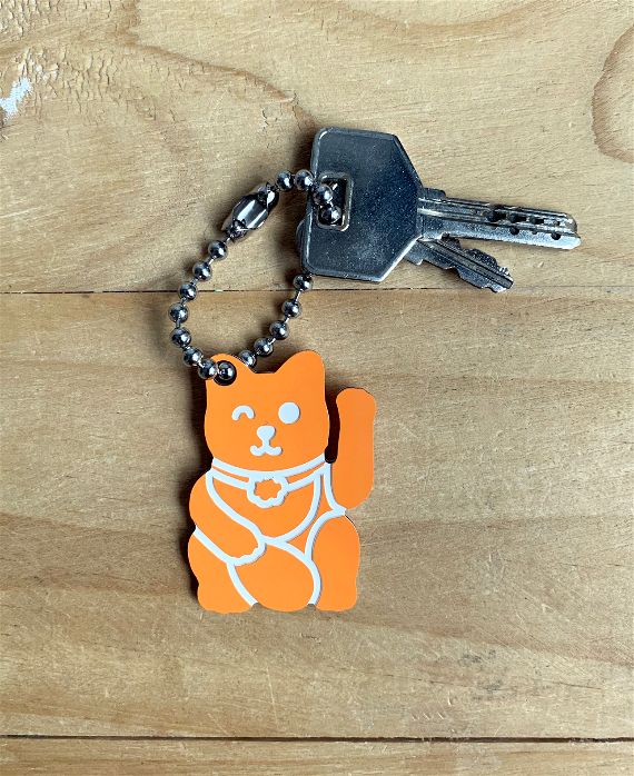 LLAVERO DE LA SUERTE LUCKY CAT NARANJA