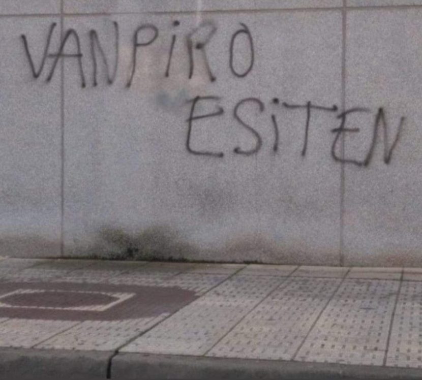 Pintada calle VANPIRO ESITEN